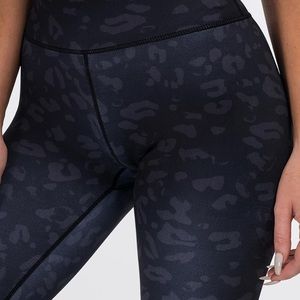 ECHT AVANT SCRUNCH LEGGINGS